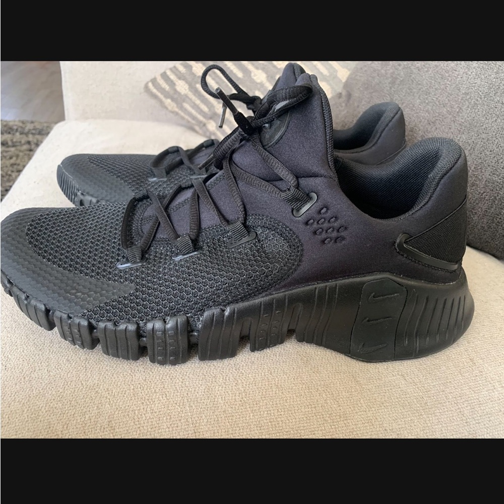 Nike free metcom 4 —Brand New size 12 black (training/running shoe)